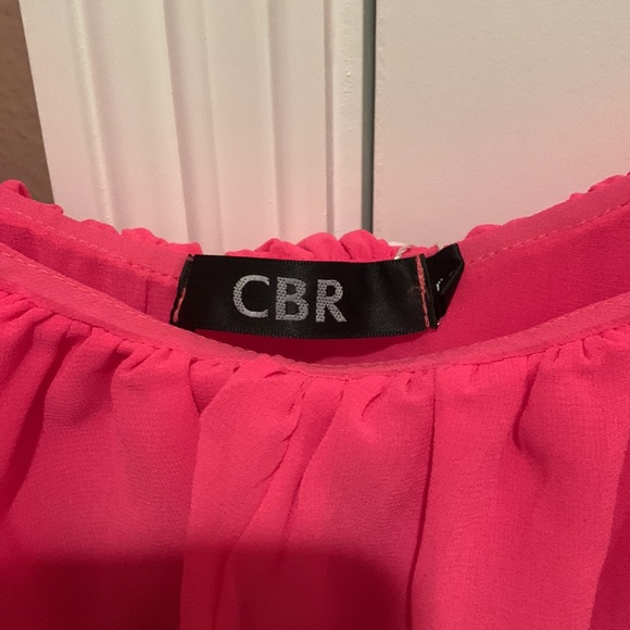 Hot pink off the shoulder size small empire waist …. Tiered top and hemline - Picture 2 of 4